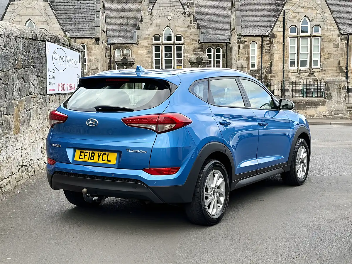 Used 2018 Hyundai Tucson Se Blue - Interior and Exterior details 9