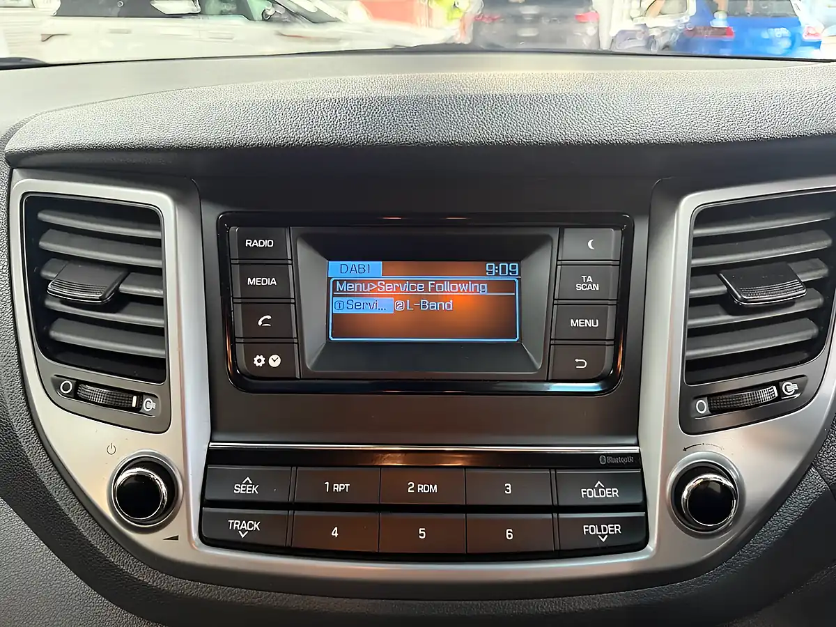 Used 2018 Hyundai Tucson Se Blue - Interior and Exterior details 18