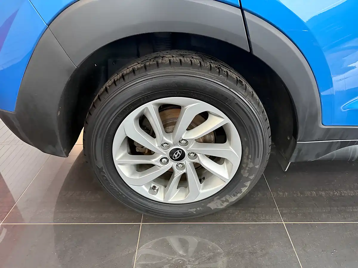 Used 2018 Hyundai Tucson Se Blue - Interior and Exterior details 3