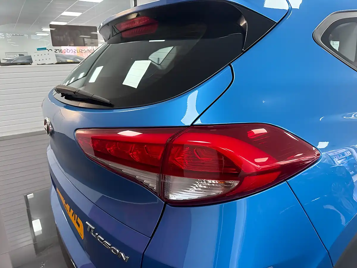 Used 2018 Hyundai Tucson Se Blue - Interior and Exterior details 7