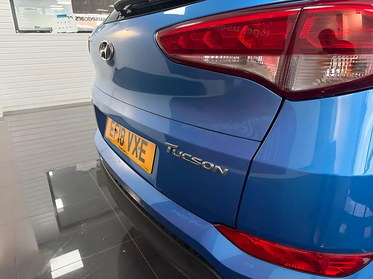 Used 2018 Hyundai Tucson Se Blue - Interior and Exterior details 8