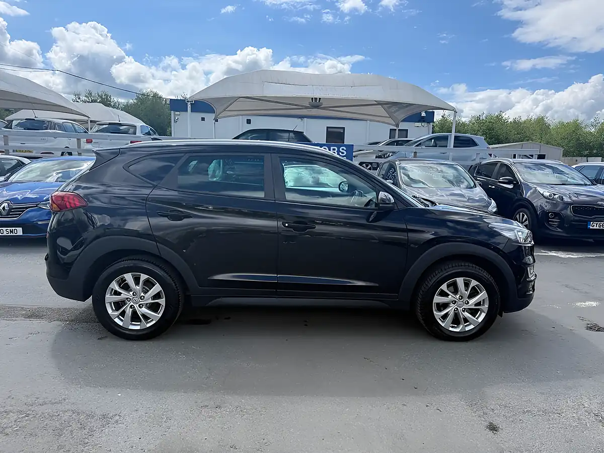 Used 2018 Hyundai Tucson Se Edition Black - Interior and Exterior details 3