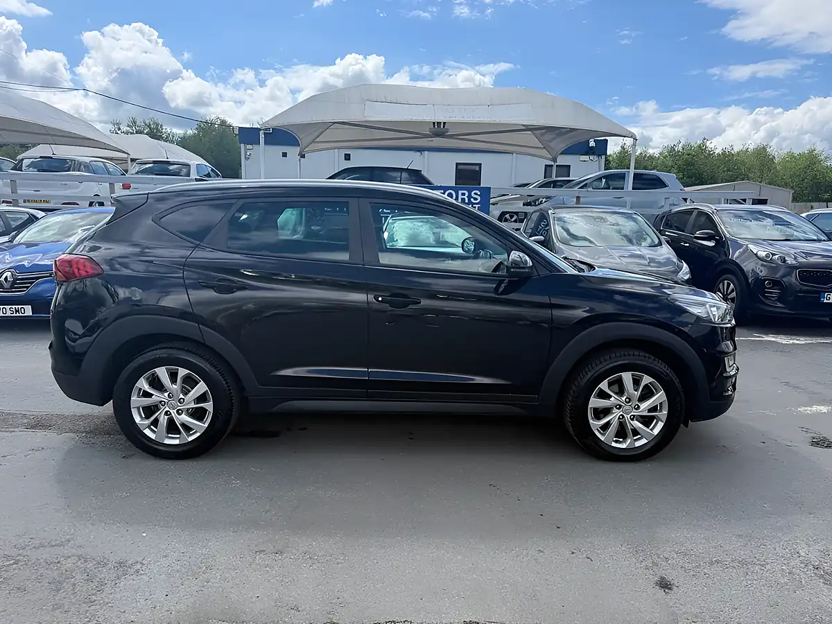 Used 2018 Hyundai Tucson Se Edition Black - Interior and Exterior details 4