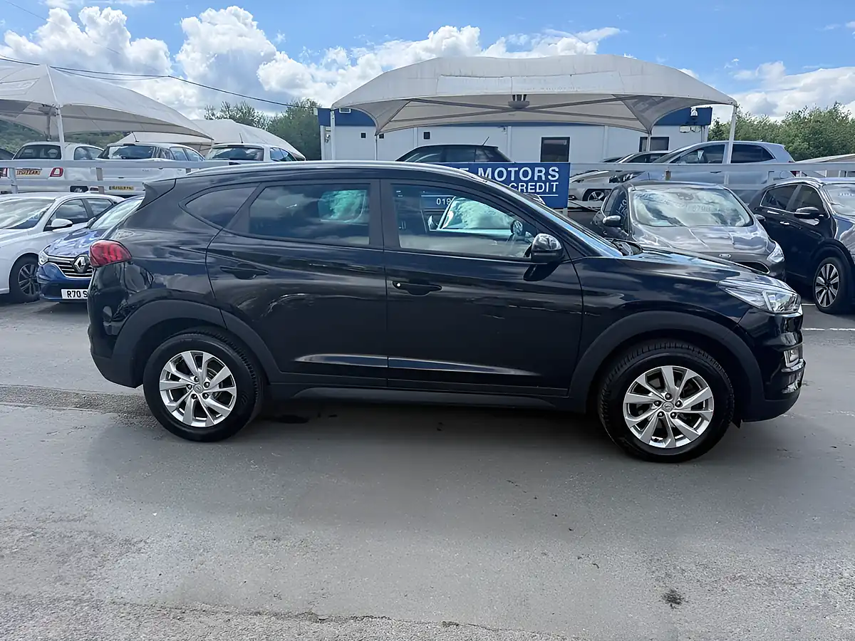 Used 2018 Hyundai Tucson Se Edition Black - Interior and Exterior details 5