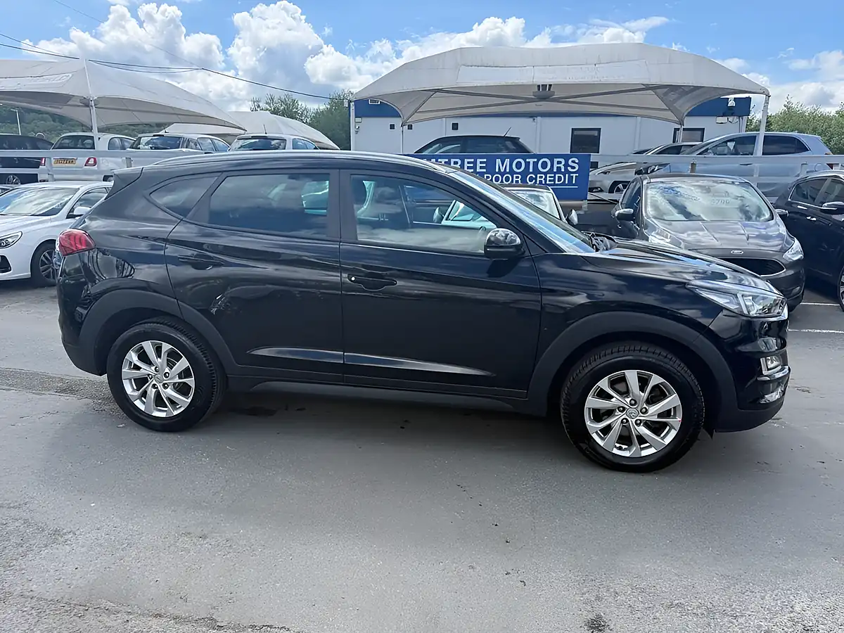 Used 2018 Hyundai Tucson Se Edition Black - Interior and Exterior details 6