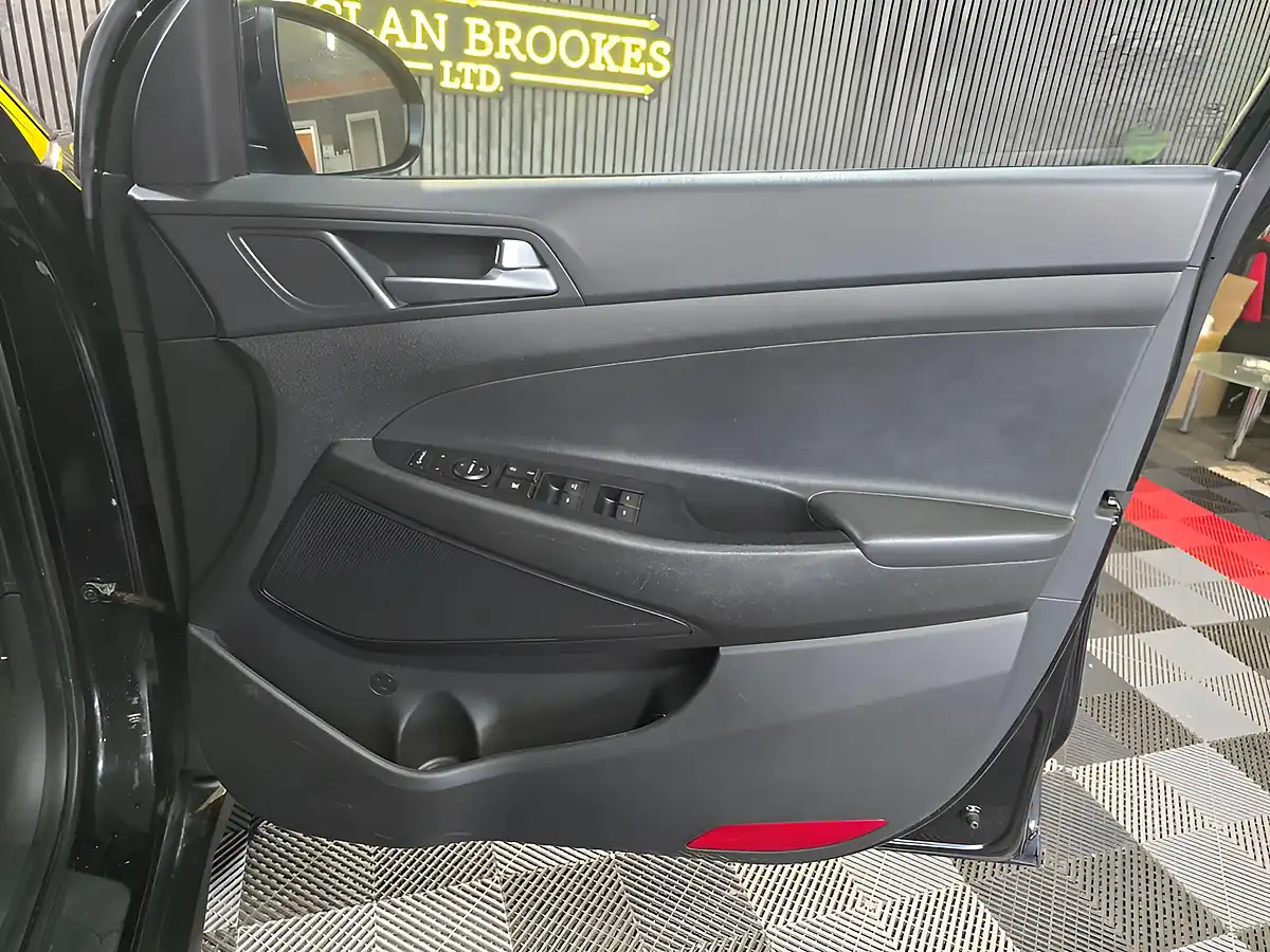Used 2018 Hyundai Tucson Se Nav Black - Interior and Exterior details 20