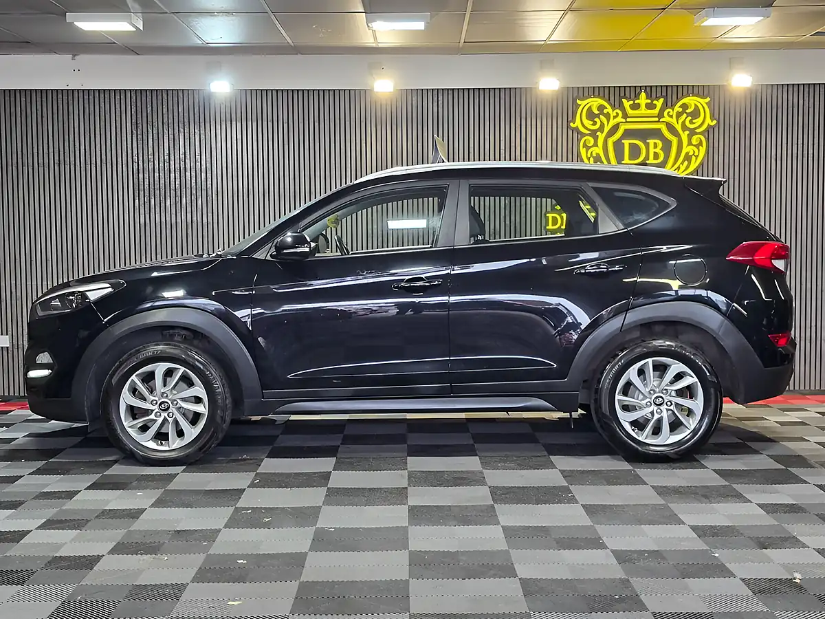 Used 2018 Hyundai Tucson Se Nav Black - Interior and Exterior details 6