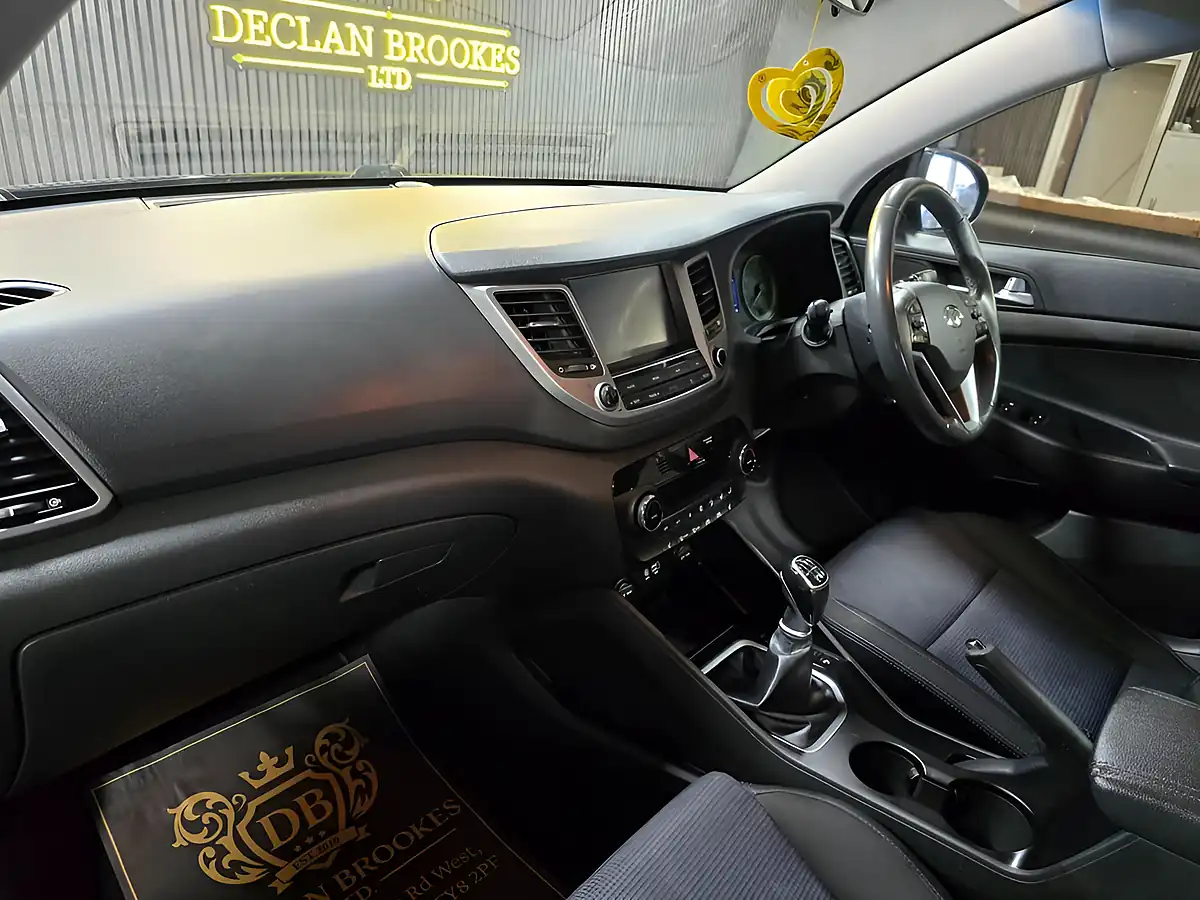 Used 2018 Hyundai Tucson Se Nav Black - Interior and Exterior details 9