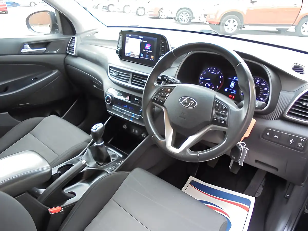 Used 2018 Hyundai Tucson Se Nav Black - Interior and Exterior details 8