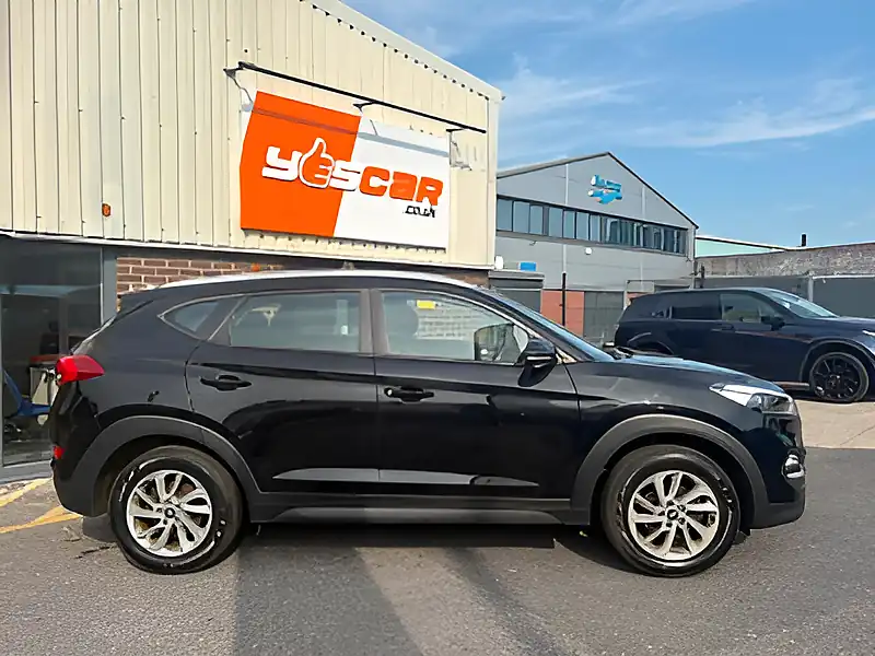 Used 2018 Hyundai Tucson Se Nav Black - Interior and Exterior details 7