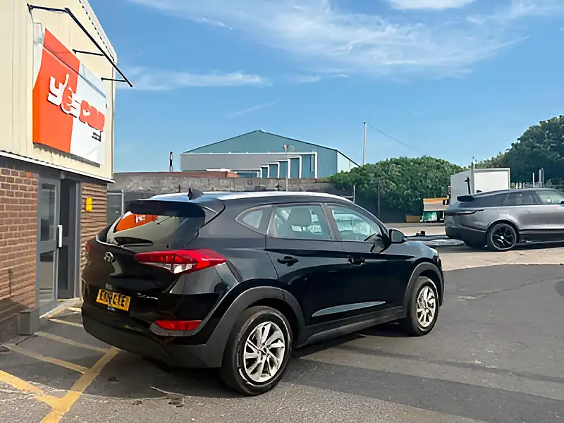 Used 2018 Hyundai Tucson Se Nav Black - Interior and Exterior details 9