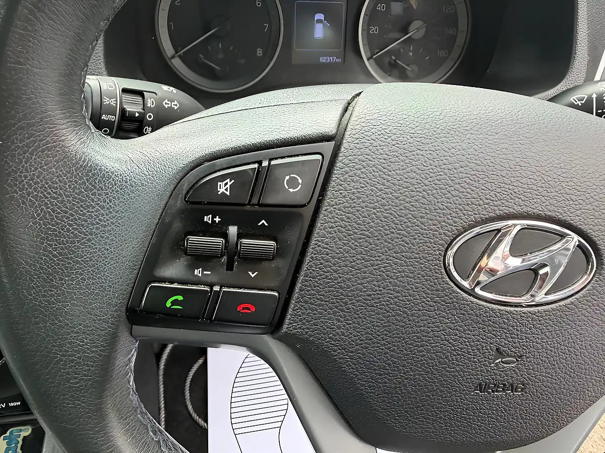 Used 2018 Hyundai Tucson Se Nav Black - Interior and Exterior details 12