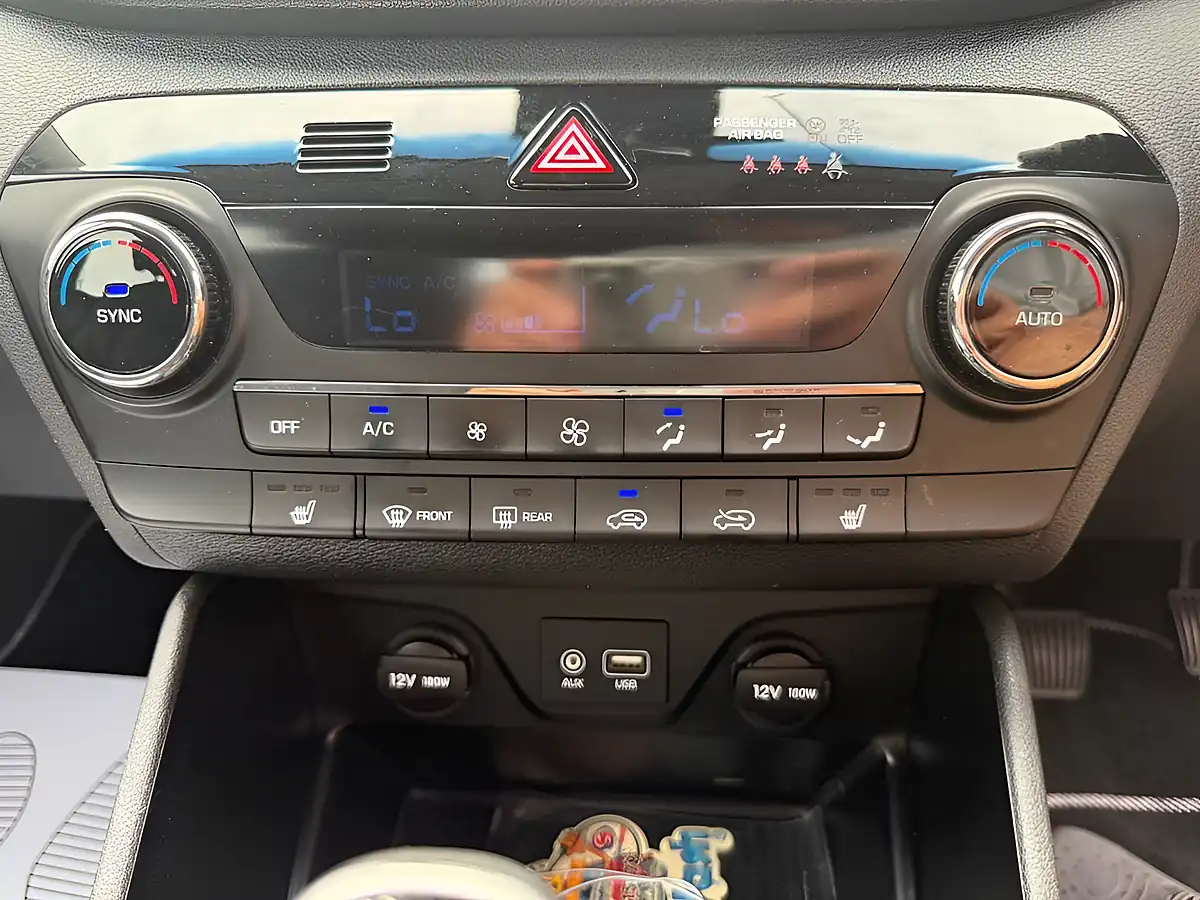 Used 2018 Hyundai Tucson Se Nav Black - Interior and Exterior details 16