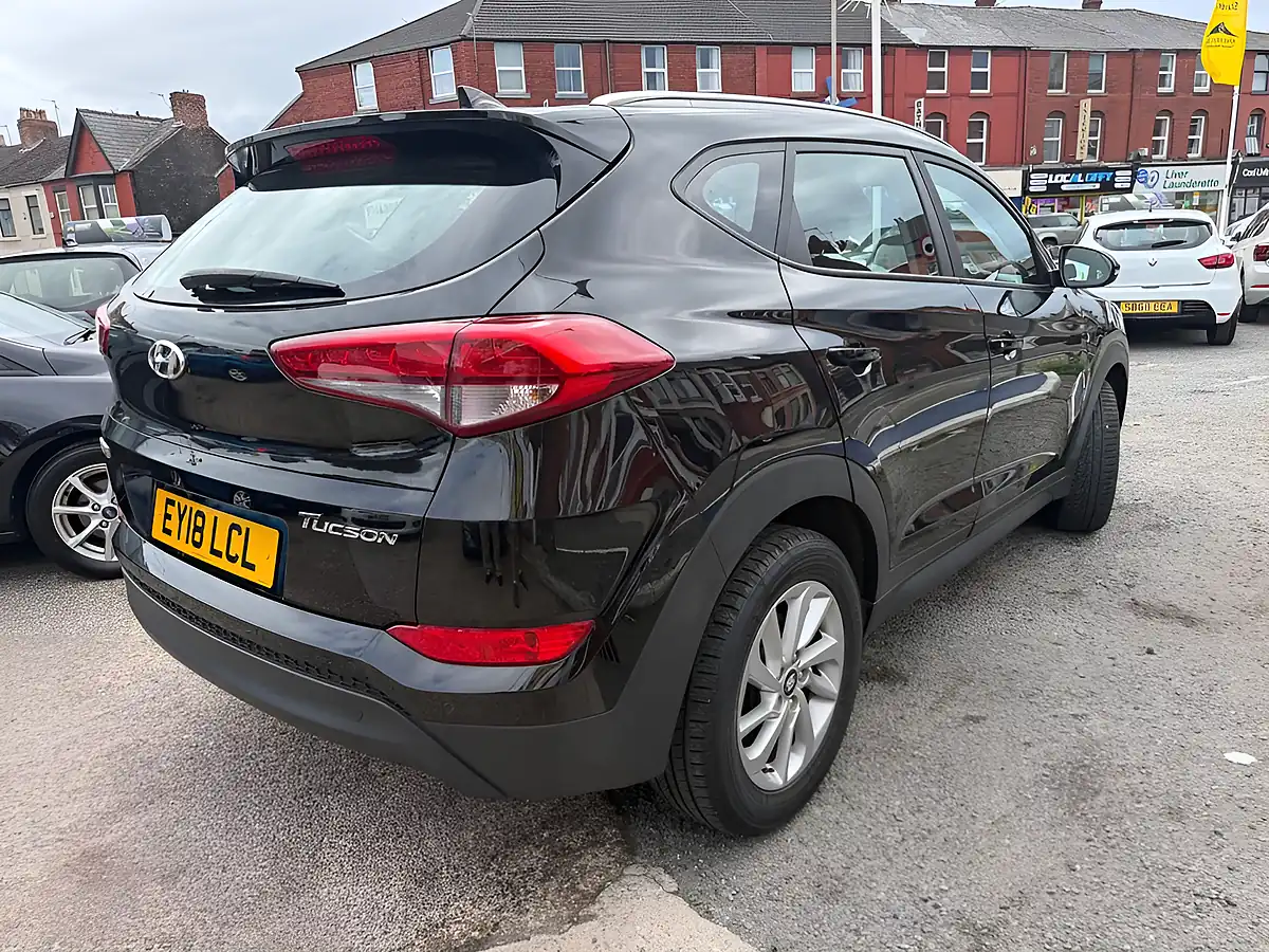 Used 2018 Hyundai Tucson Se Nav Black - Interior and Exterior details 4