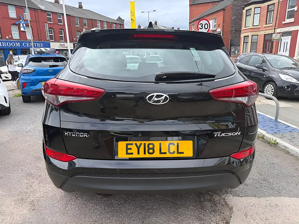 Used 2018 Hyundai Tucson Se Nav Black - Interior and Exterior details 5