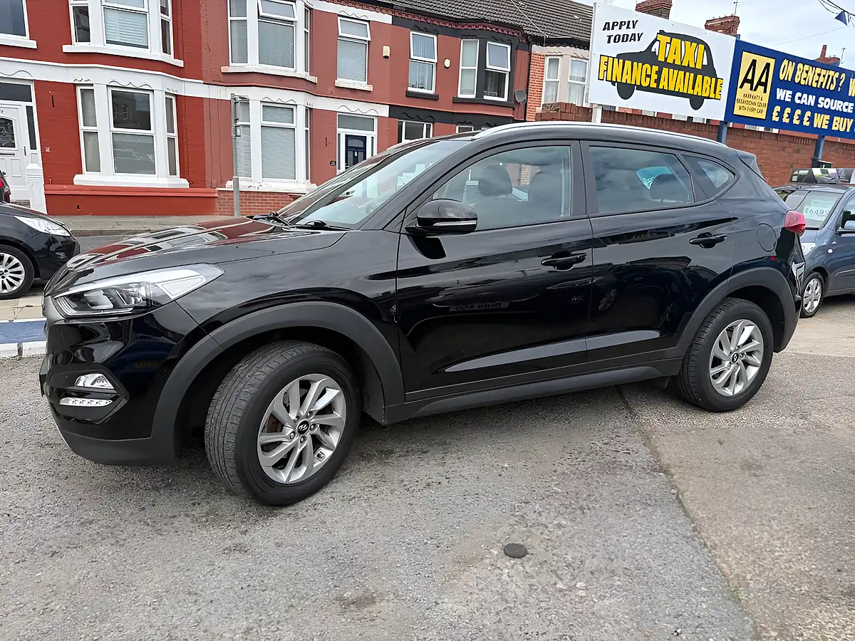 Used 2018 Hyundai Tucson Se Nav Black - Interior and Exterior details 7