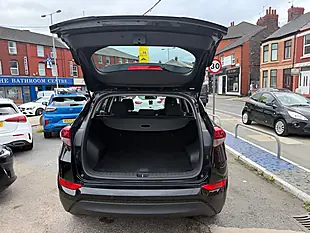 Used 2018 Hyundai Tucson Se Nav Black - Interior and Exterior details 8