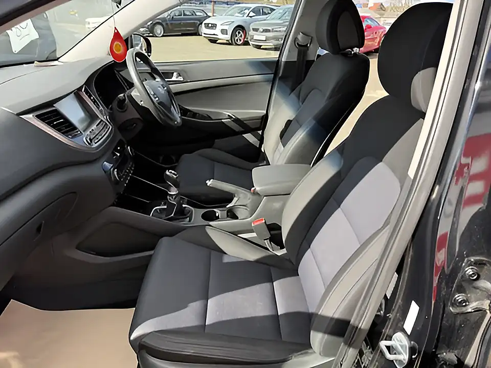 Used 2018 Hyundai Tucson Se Nav Black - Interior and Exterior details 11