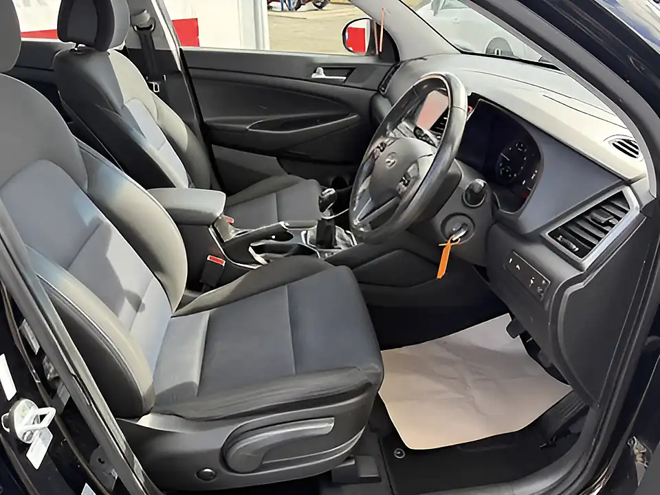 Used 2018 Hyundai Tucson Se Nav Black - Interior and Exterior details 12