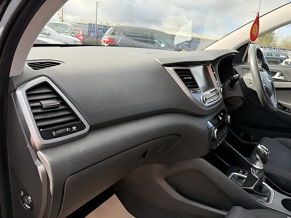 Used 2018 Hyundai Tucson Se Nav Black - Interior and Exterior details 16