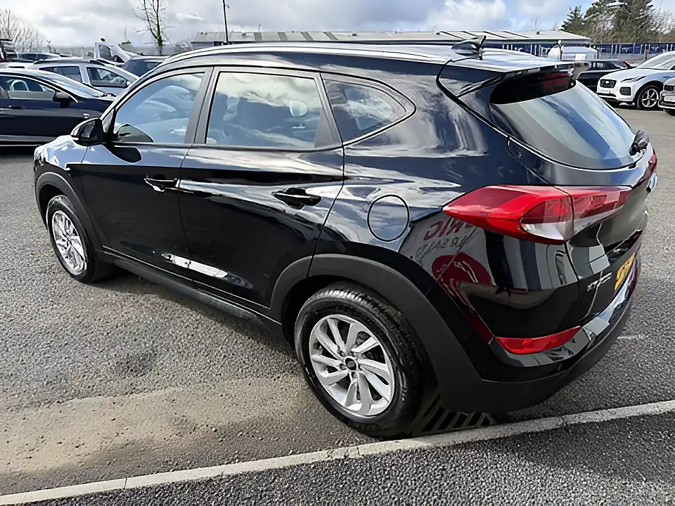 Used 2018 Hyundai Tucson Se Nav Black - Interior and Exterior details 4