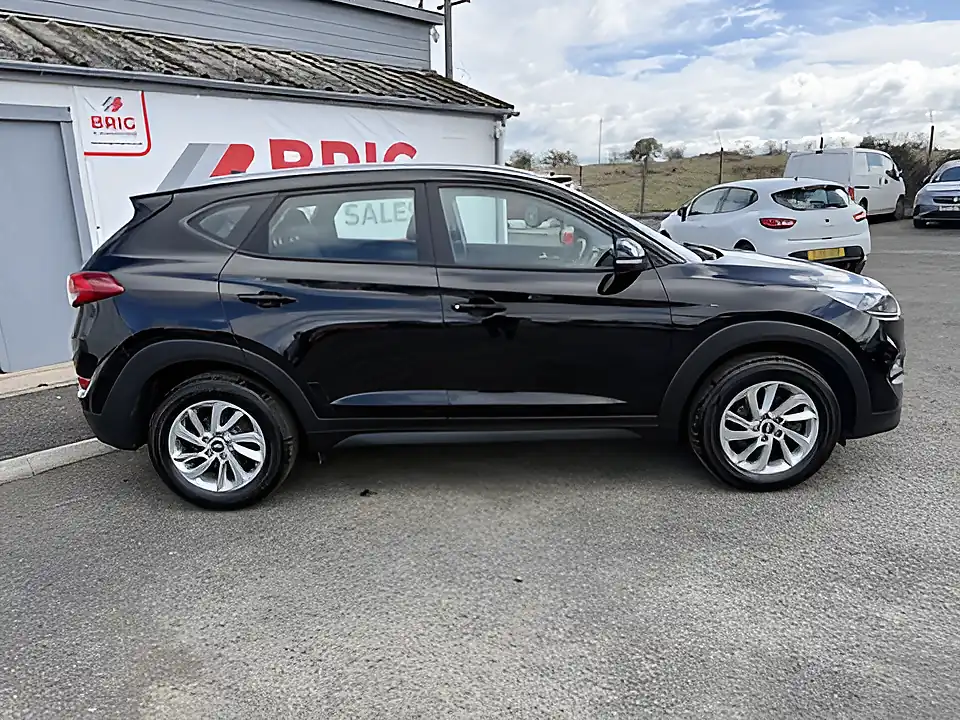 Used 2018 Hyundai Tucson Se Nav Black - Interior and Exterior details 7
