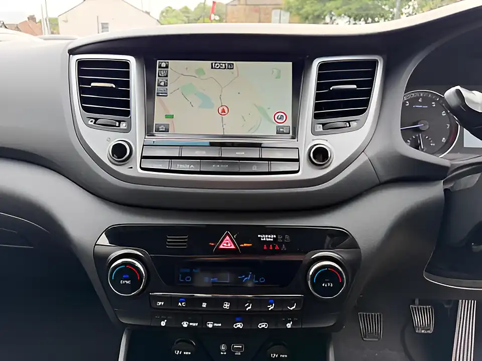 Used 2018 Hyundai Tucson Se Nav Blue Drive Black - Interior and Exterior details 12