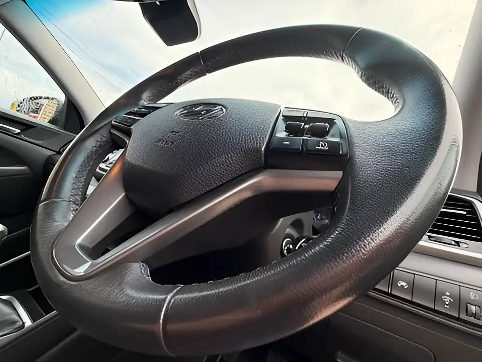 Used 2018 Hyundai Tucson Se Nav Blue Drive Black - Interior and Exterior details 8