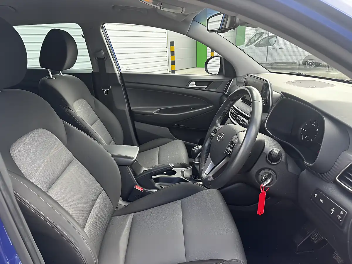 Used 2018 Hyundai Tucson Se Nav Blue - Interior and Exterior details 11