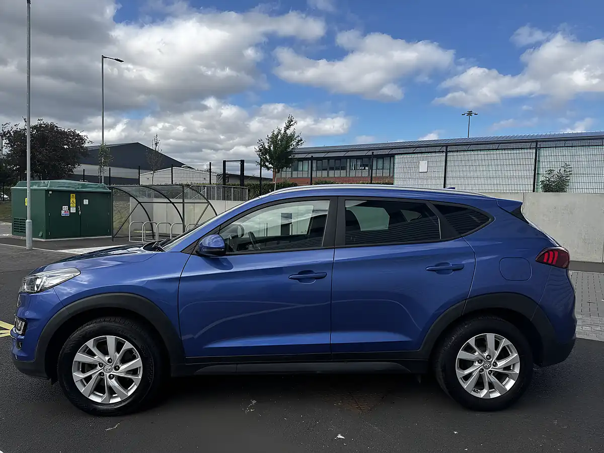 Used 2018 Hyundai Tucson Se Nav Blue - Interior and Exterior details 8