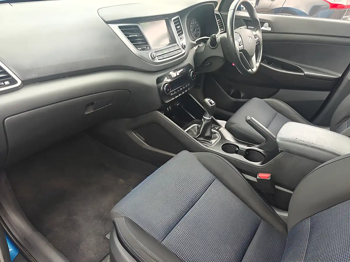 Used 2018 Hyundai Tucson Se Nav Blue - Interior and Exterior details 12