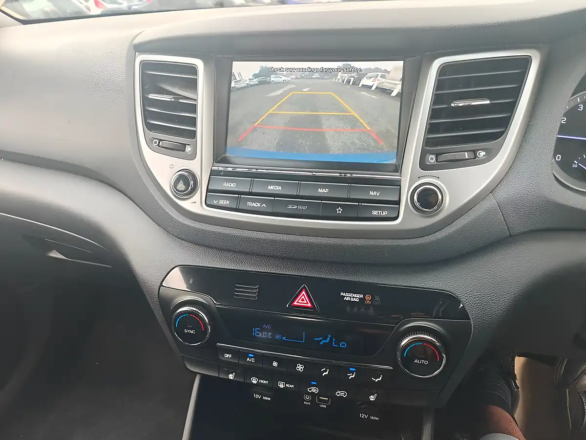 Used 2018 Hyundai Tucson Se Nav Blue - Interior and Exterior details 13