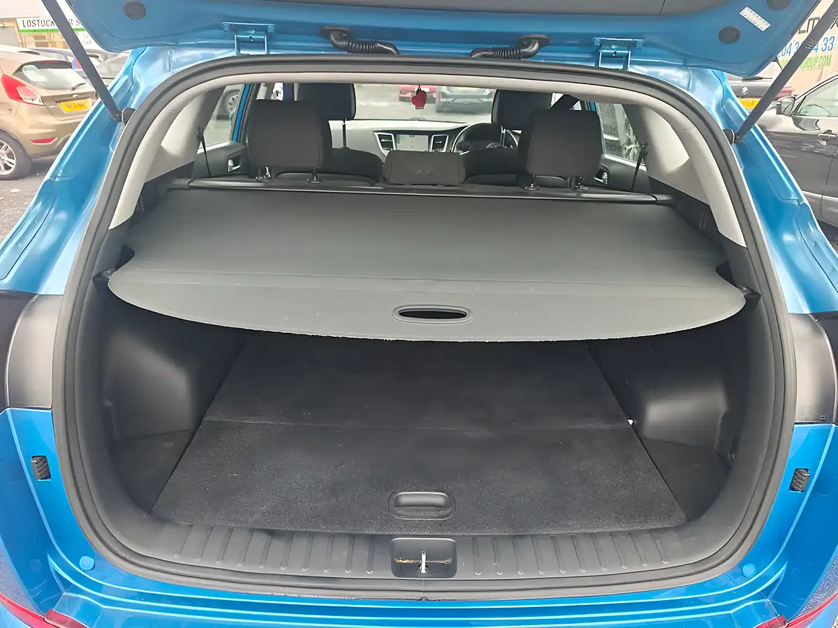 Used 2018 Hyundai Tucson Se Nav Blue - Interior and Exterior details 9