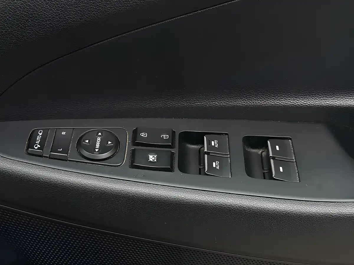 Used 2018 Hyundai Tucson Se Nav Blue - Interior and Exterior details 18