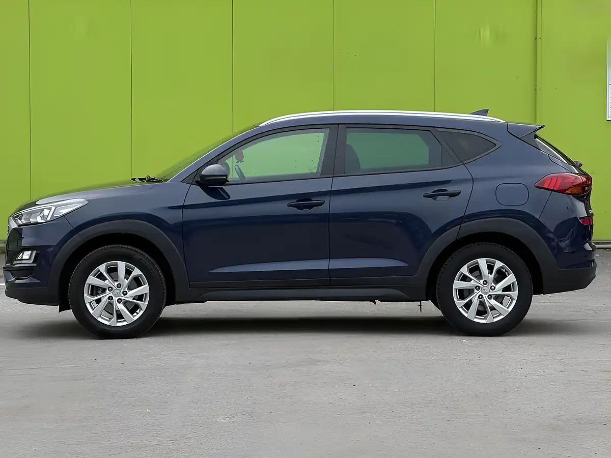 Used 2018 Hyundai Tucson Se Nav Blue - Interior and Exterior details 9