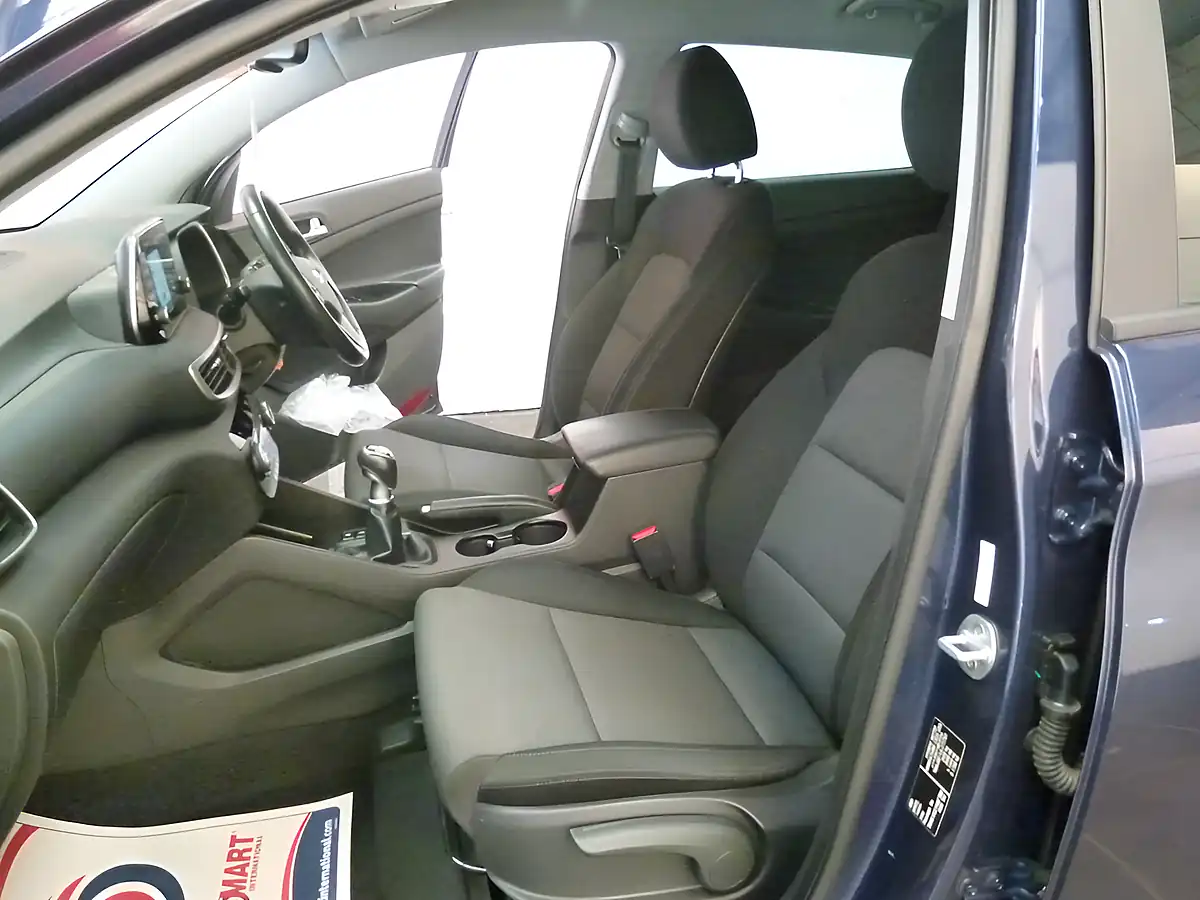 Used 2018 Hyundai Tucson Se Nav Blue - Interior and Exterior details 14