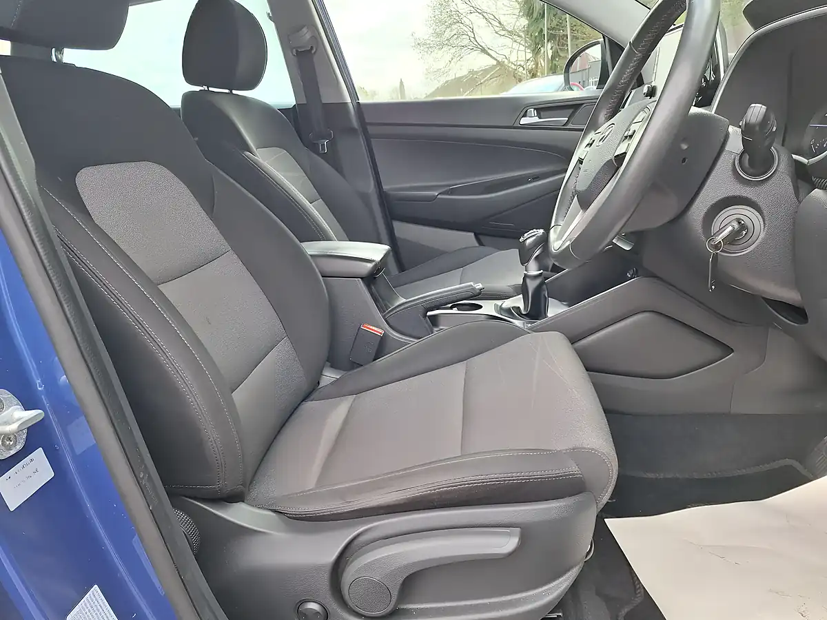 Used 2018 Hyundai Tucson Se Nav Blue - Interior and Exterior details 11