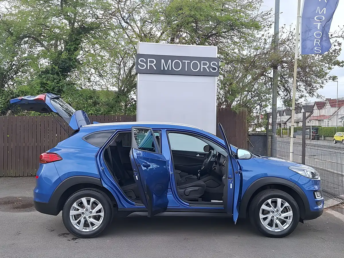 Used 2018 Hyundai Tucson Se Nav Blue - Interior and Exterior details 7