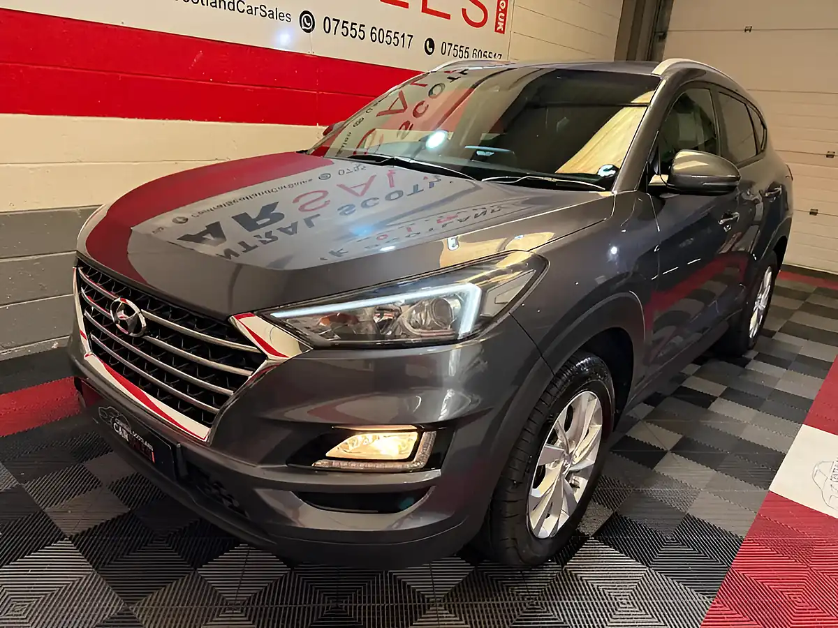 Used 2018 Hyundai Tucson Se Nav Grey - Interior and Exterior details 7
