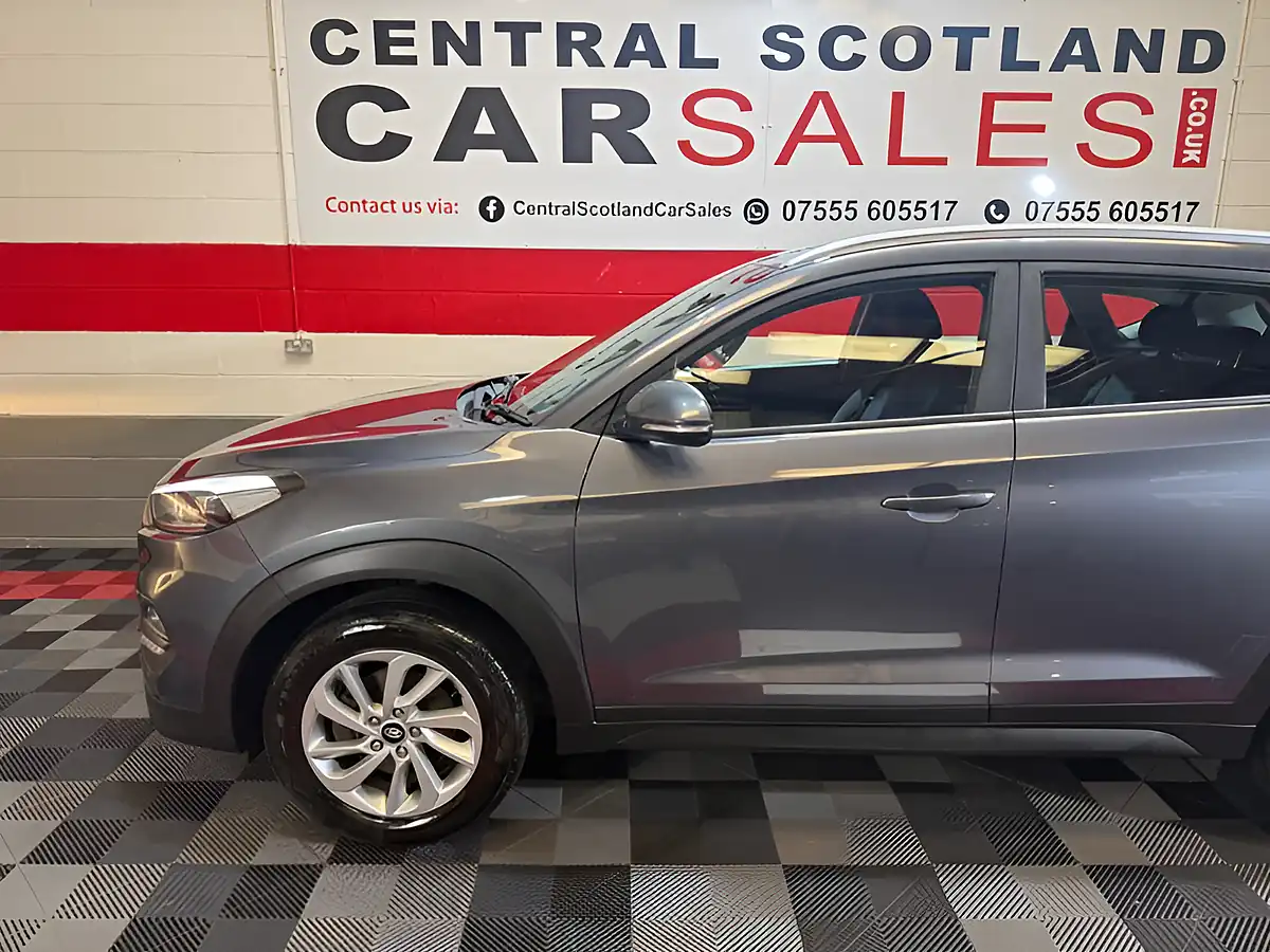 Used 2018 Hyundai Tucson Se Nav Grey - Interior and Exterior details 4