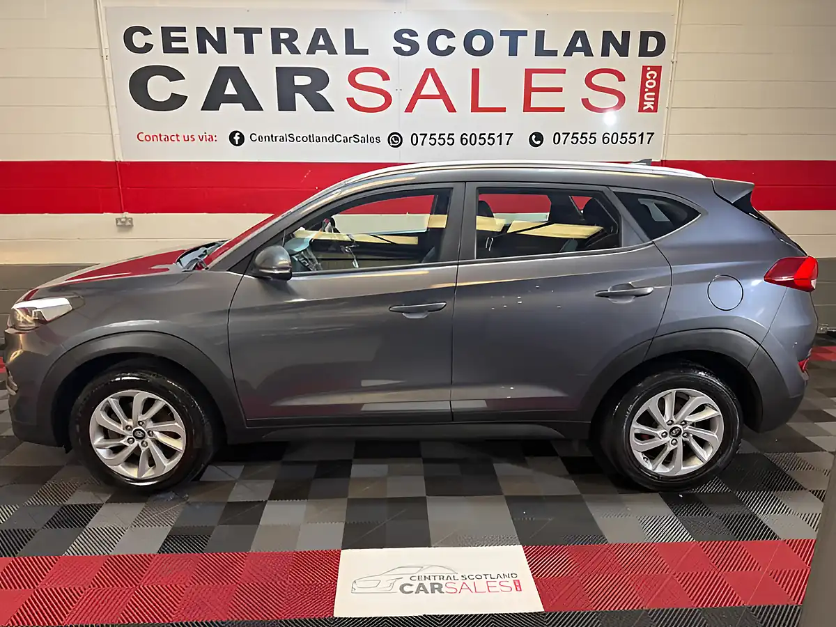 Used 2018 Hyundai Tucson Se Nav Grey - Interior and Exterior details 6