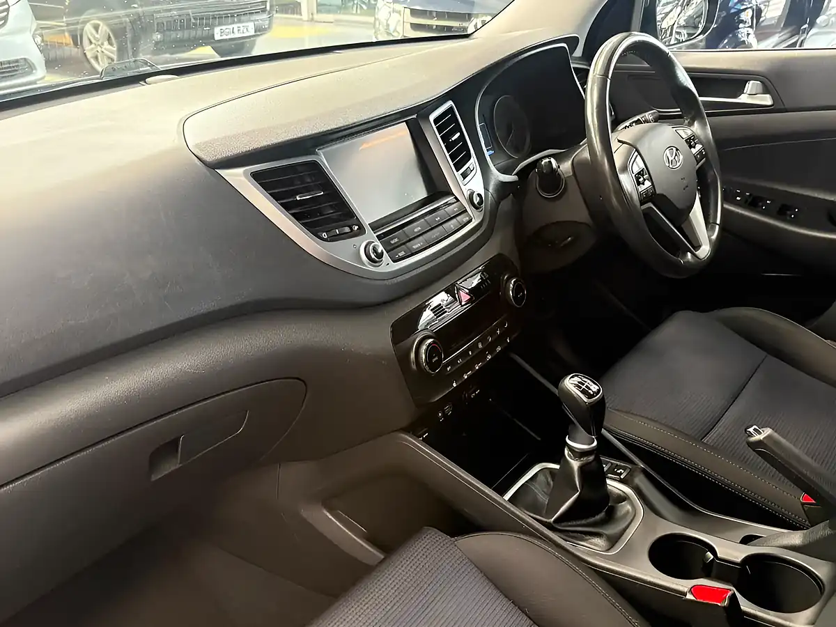Used 2018 Hyundai Tucson Se Nav Grey - Interior and Exterior details 16