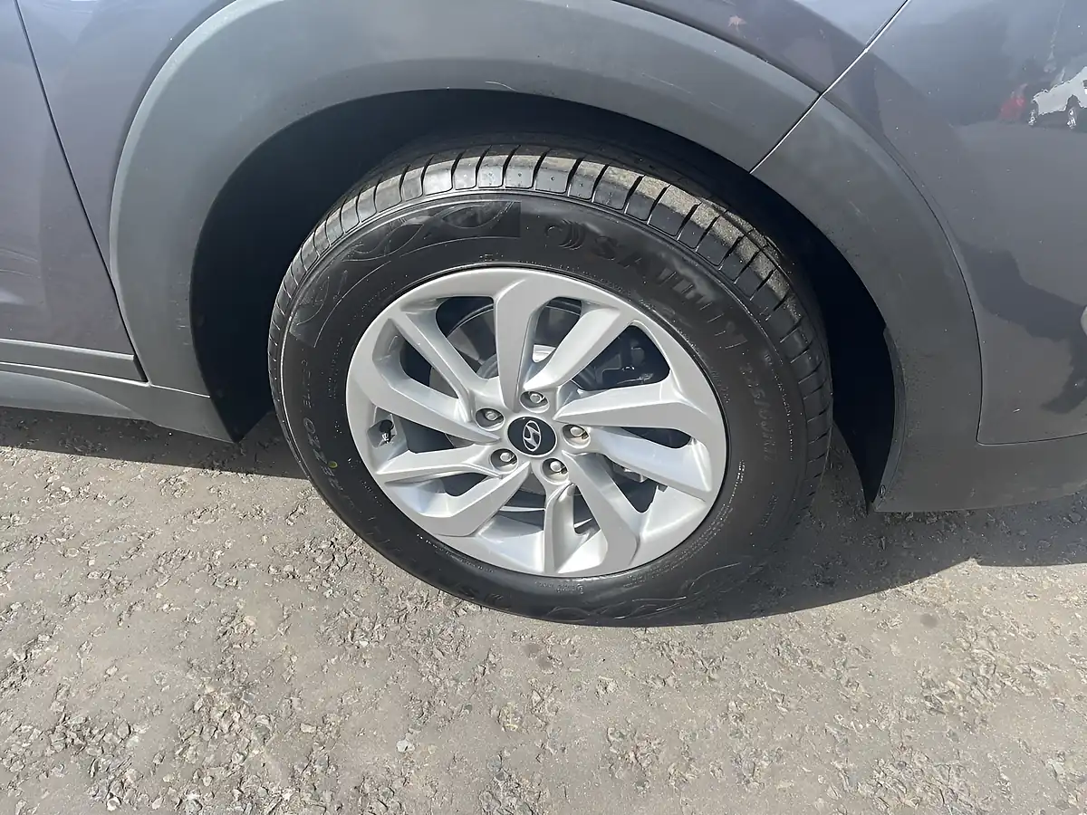 Used 2018 Hyundai Tucson Se Nav Micron Grey - Interior and Exterior details 5