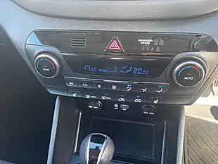 Used 2018 Hyundai Tucson Se Nav Micron Grey - Interior and Exterior details 9