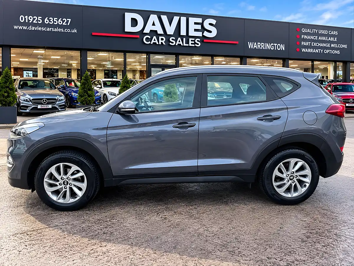 Used 2018 Hyundai Tucson Se Nav Micron Grey - Interior and Exterior details 4