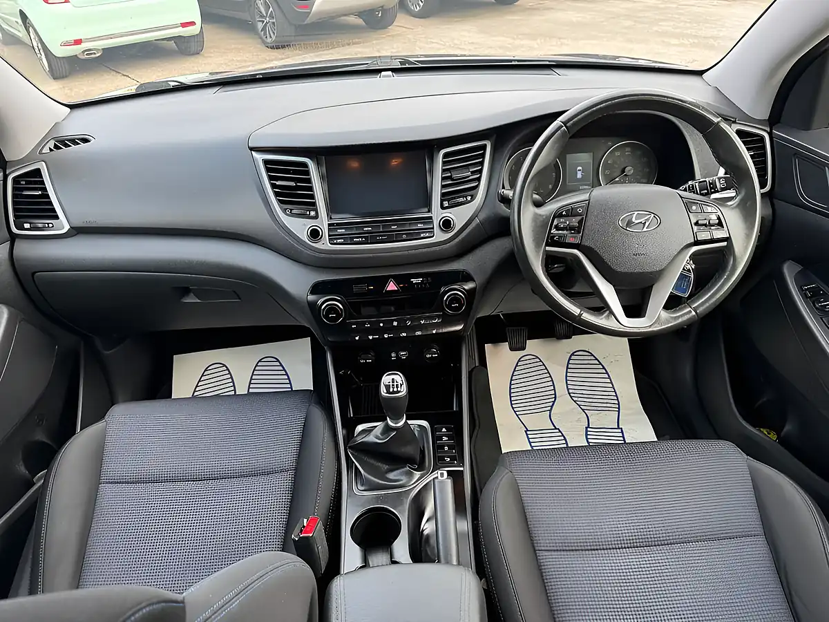 Used 2018 Hyundai Tucson Se Nav Micron Grey - Interior and Exterior details 8