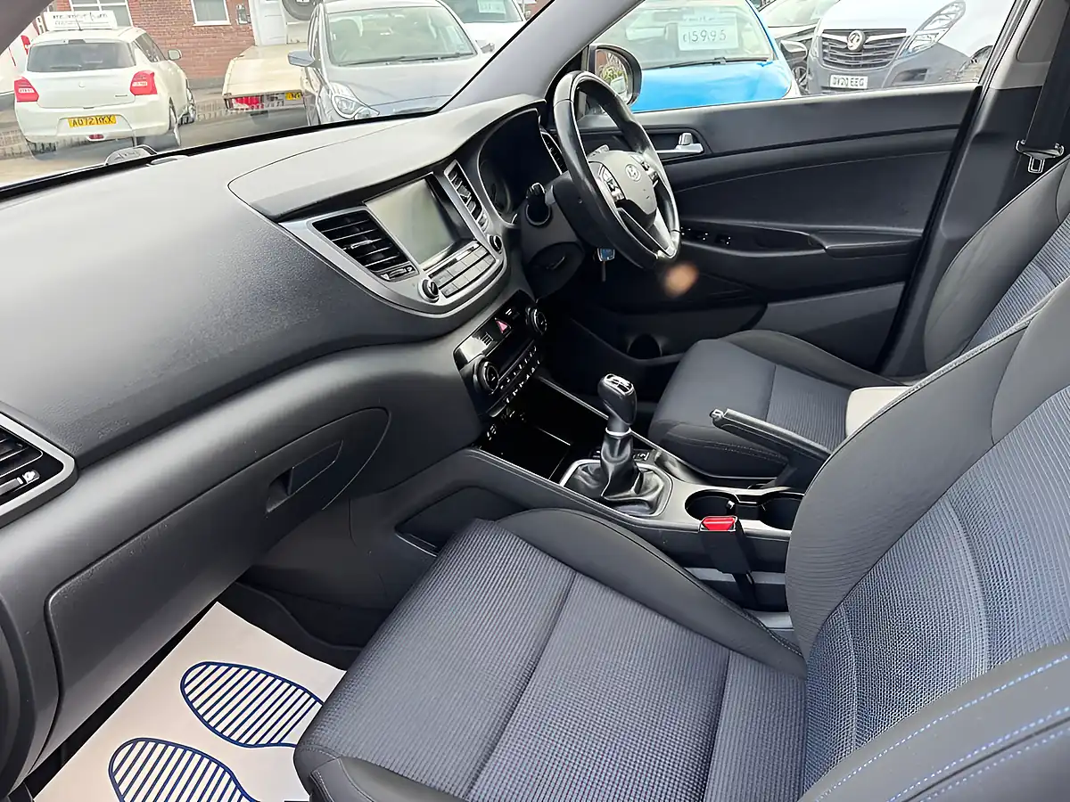 Used 2018 Hyundai Tucson Se Nav Micron Grey - Interior and Exterior details 9
