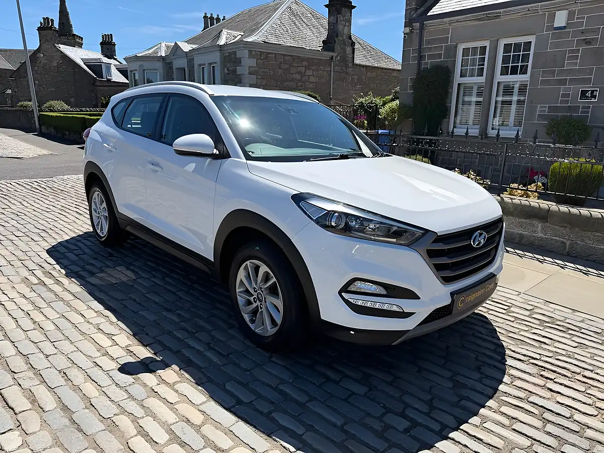 Used 2018 Hyundai Tucson Se Nav Polar White - Interior and Exterior details 11
