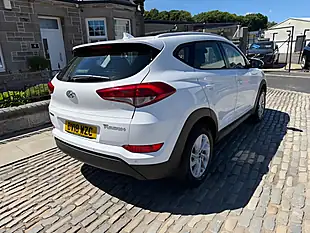 Used 2018 Hyundai Tucson Se Nav Polar White - Interior and Exterior details 12