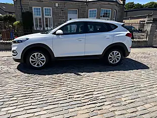 Used 2018 Hyundai Tucson Se Nav Polar White - Interior and Exterior details 13